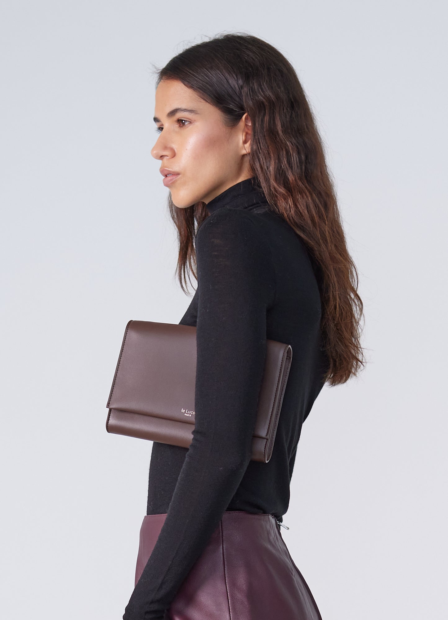 Court carré chocolate brown