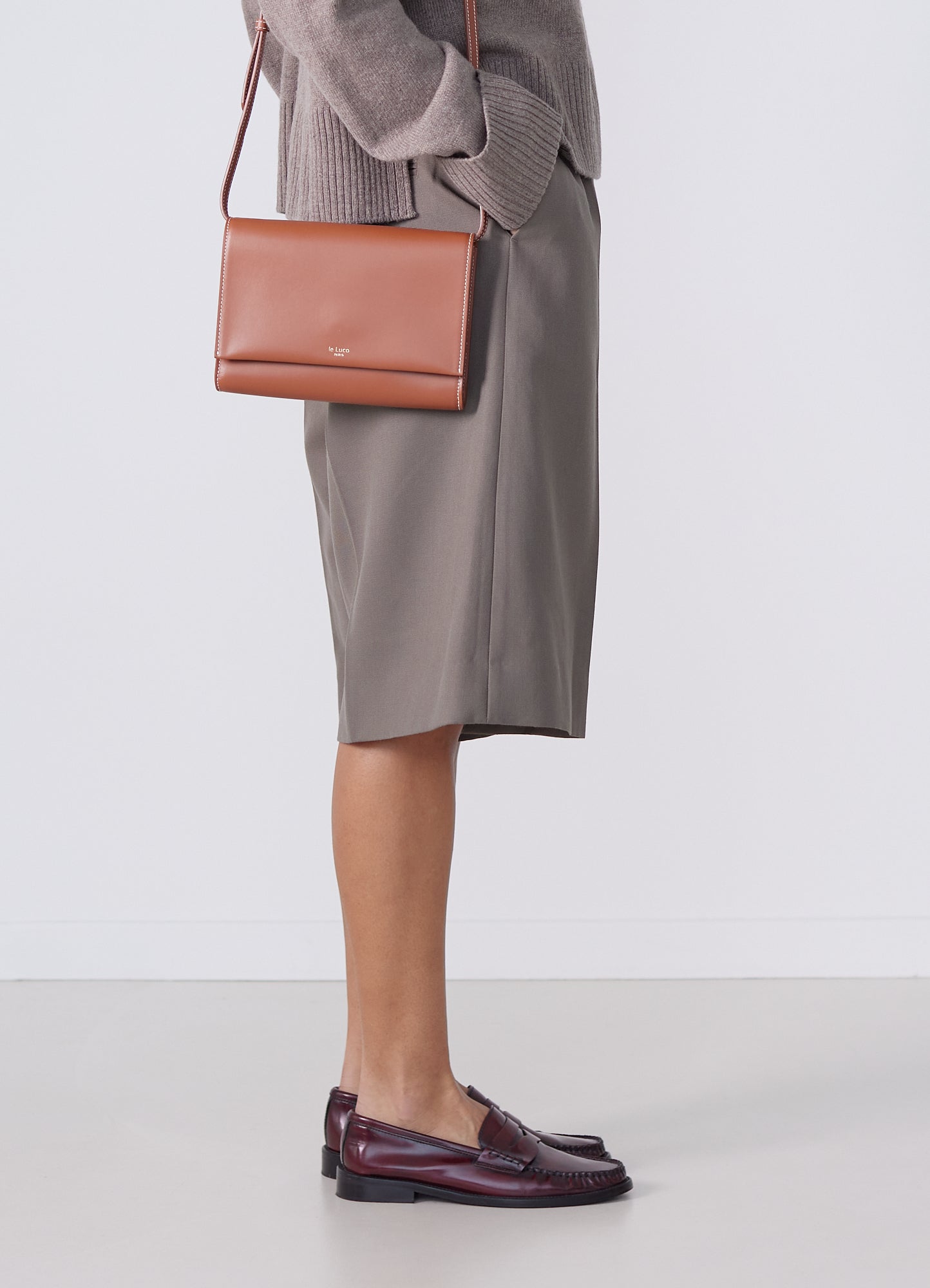 Court carré marron gold