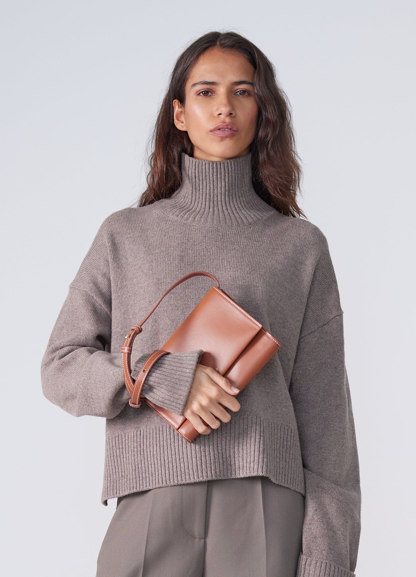 Court Carré Gold Brown