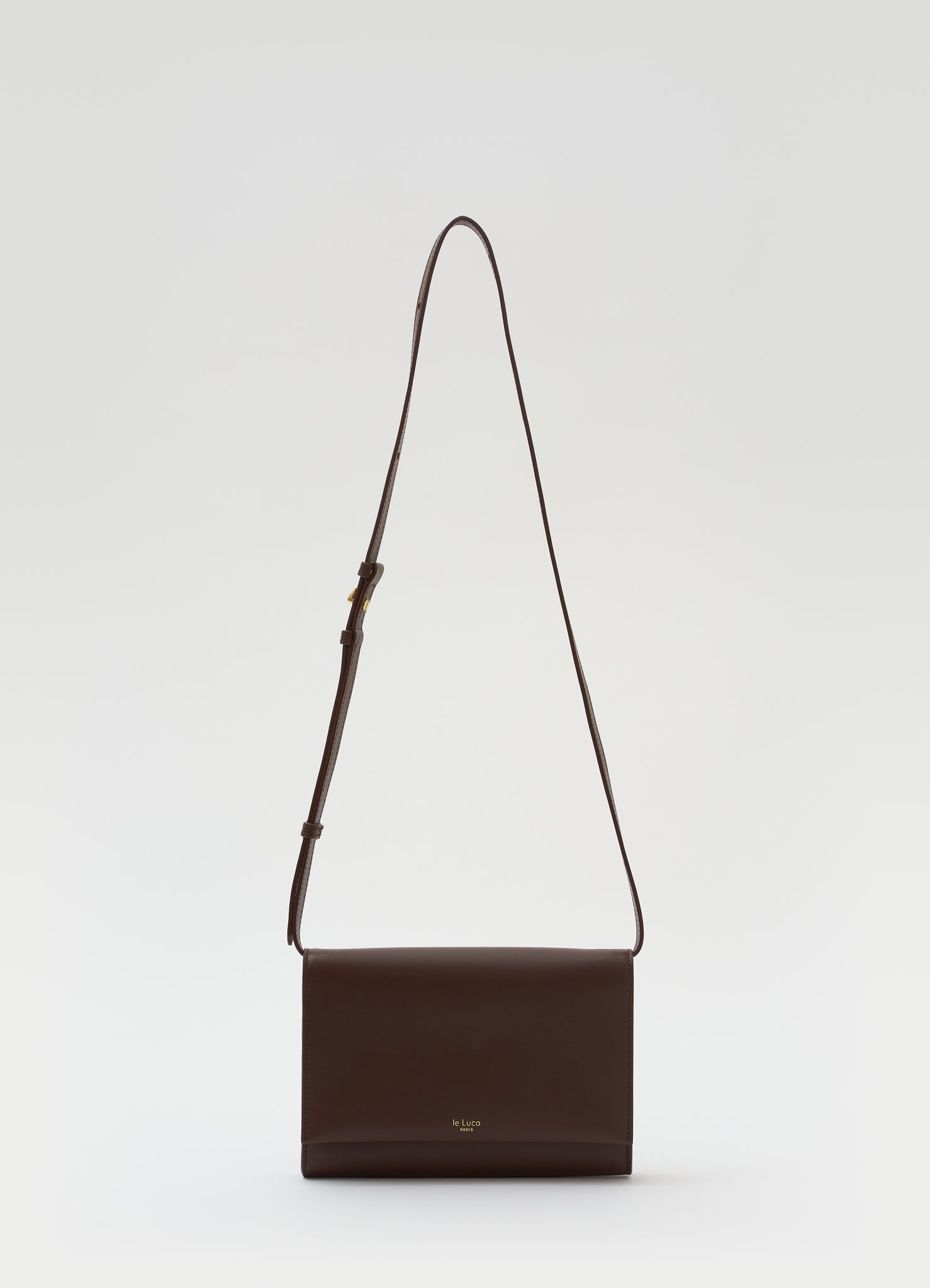 Court carré marron chocolat